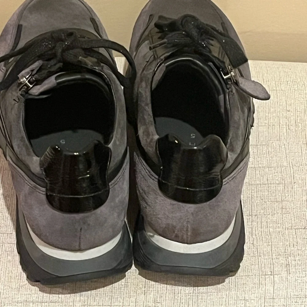 Gabor Hollywell- UK- Black and Dark Gray Sneakers, size 7.5